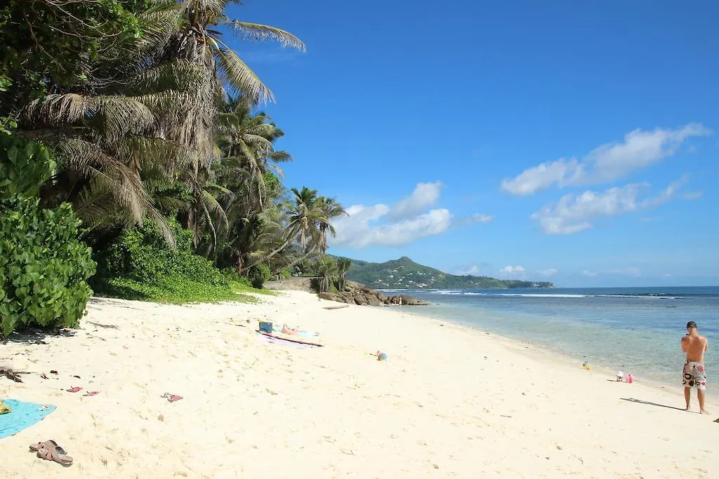 Surfers Beach Self Catering Chalets Takamaka