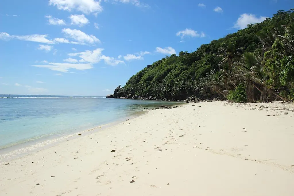 Surfers Beach Self Catering Chalets Takamaka