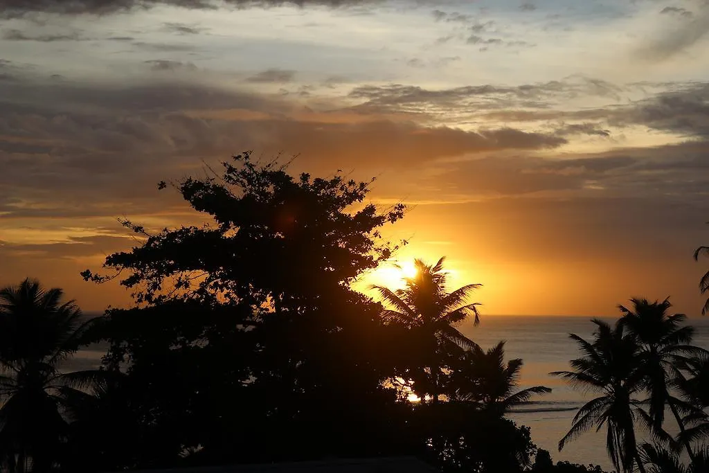 Surfers Beach Self Catering Chalets Takamaka