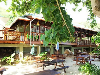Surfers Beach Self Catering Chalets Takamaka 0*,  Seychelles