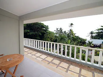Surfers Beach Self Catering Chalets Takamaka