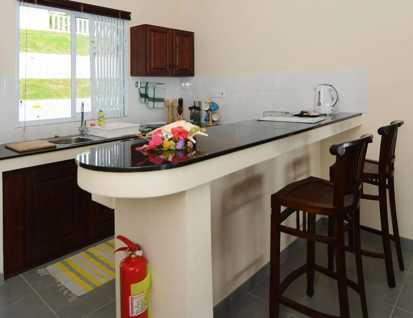 Surfers Beach Self Catering Chalets Takamaka Seychelles