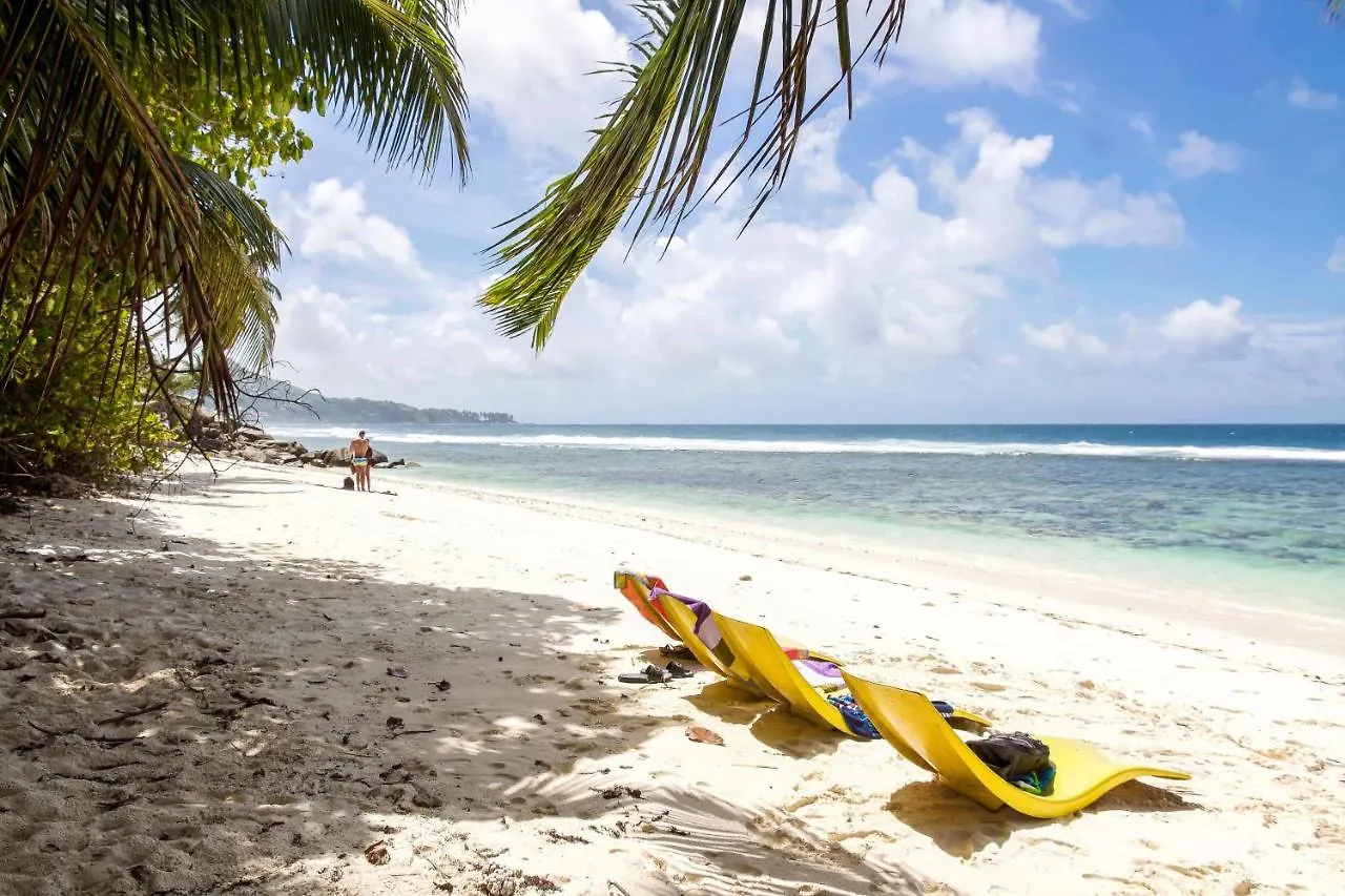 Surfers Beach Self Catering Chalets Takamaka 0*,