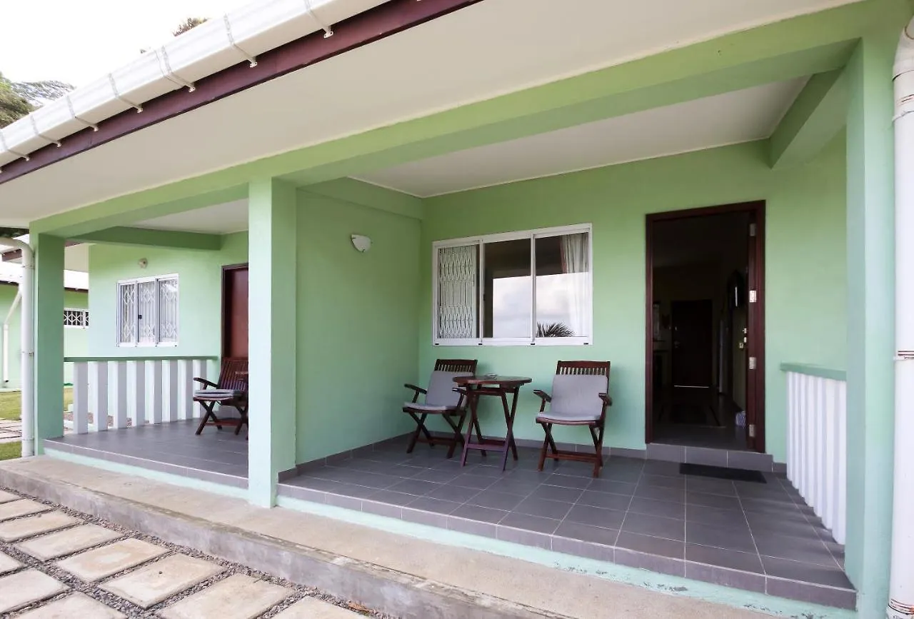 Surfers Beach Self Catering Chalets Takamaka 0*,  Seychelles