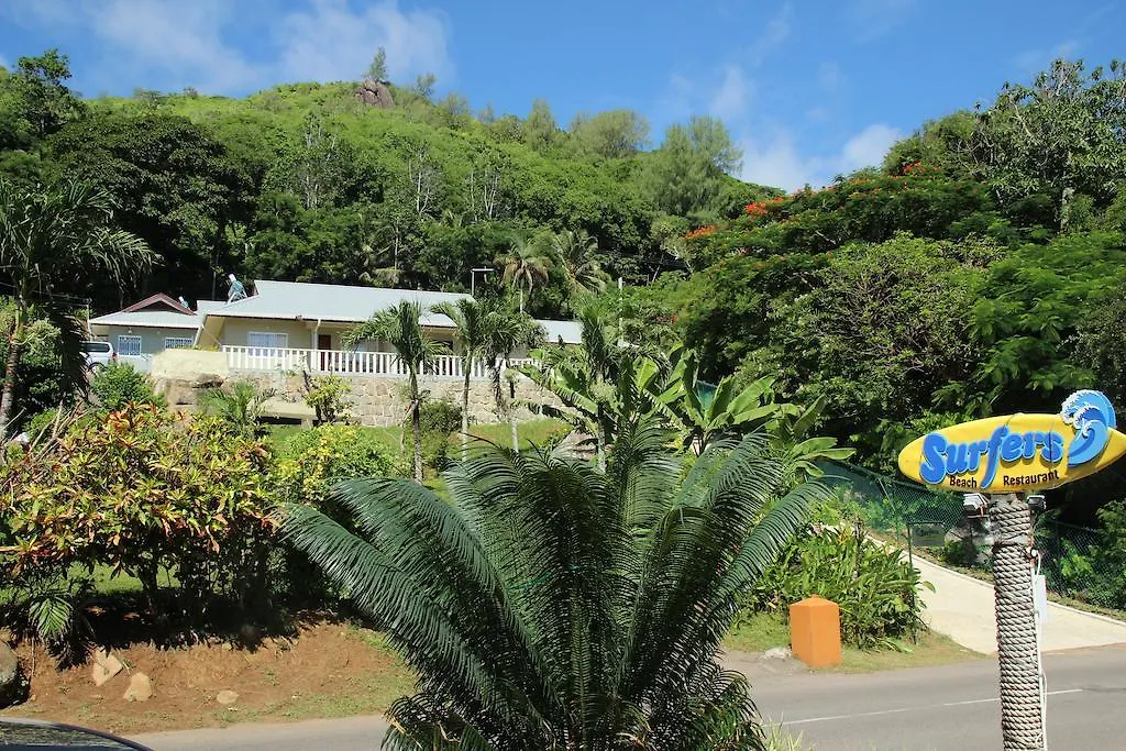 Surfers Beach Self Catering Chalets Takamaka