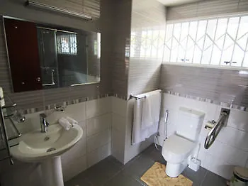 Surfers Beach Self Catering Chalets Takamaka