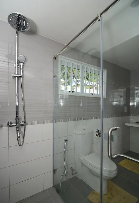 Surfers Beach Self Catering Chalets Takamaka 0*,  Seychelles