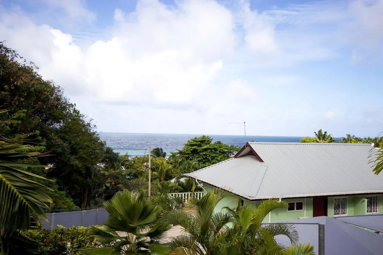 Surfers Beach Self Catering Chalets Takamaka
